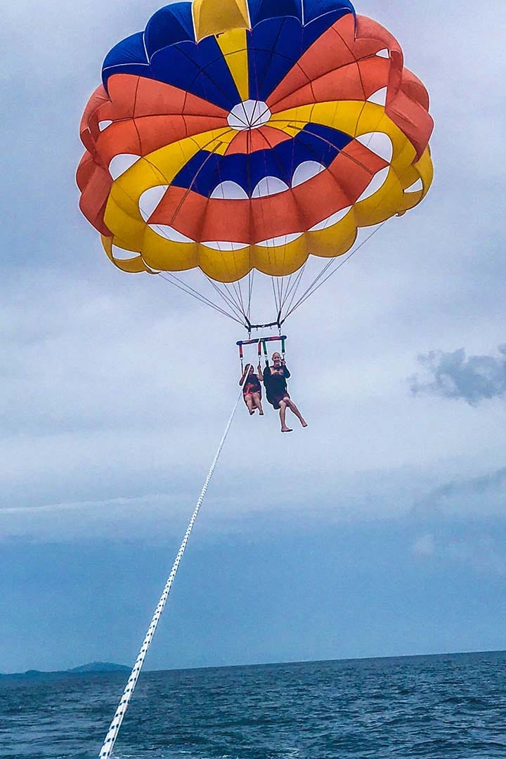 Dubai Luxury Parasailing