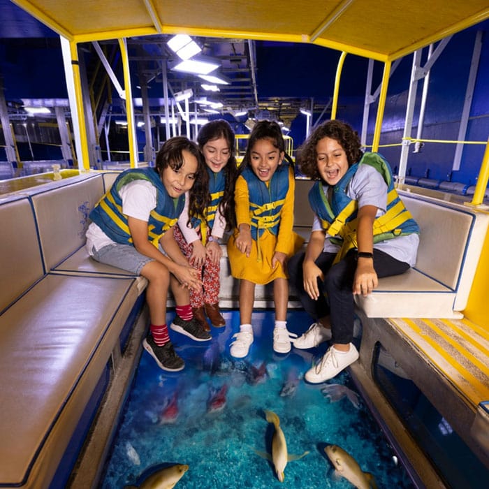 Navigating to the Dubai Aquarium and Underwater Zoo Explorer