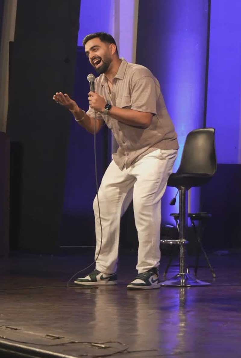 A Comedy night with lot of laughter by Rahul dua