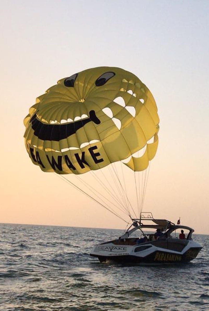 Parasailing in Jumeirah