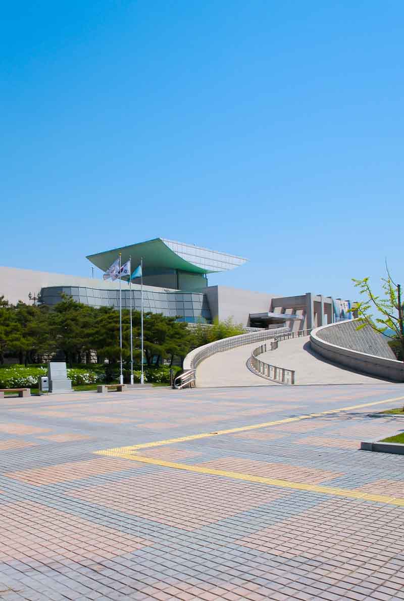 4N5D Korea K-Drama Tour: Lovely Runner & Queen of Tears Filming Locations | Seoul, Suwon & Ilsan Drama Sites