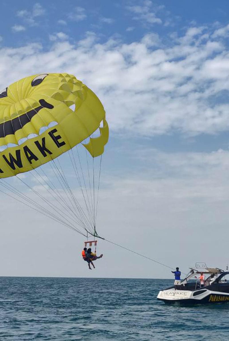 Parasailing in Jumeirah