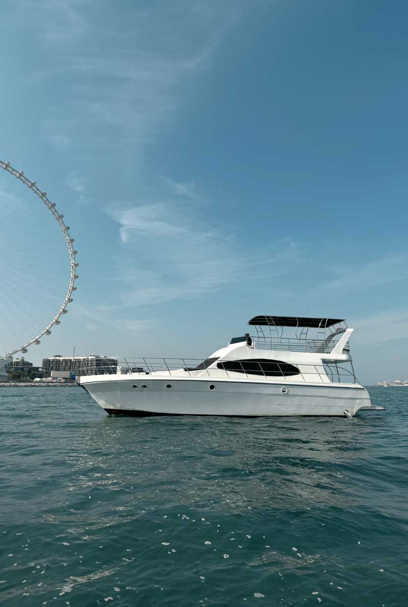 Dubai Sightseeing Yacht Tour